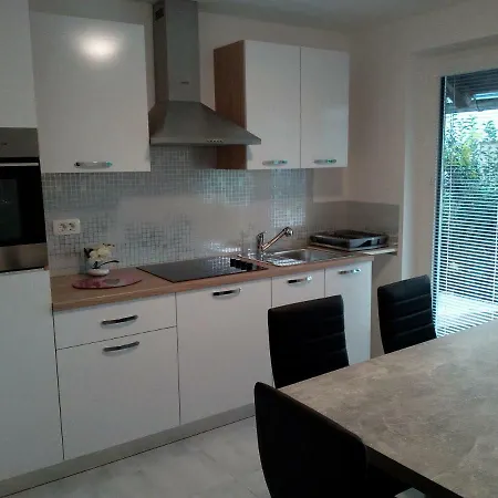 Apartma Carnica דירה בלד