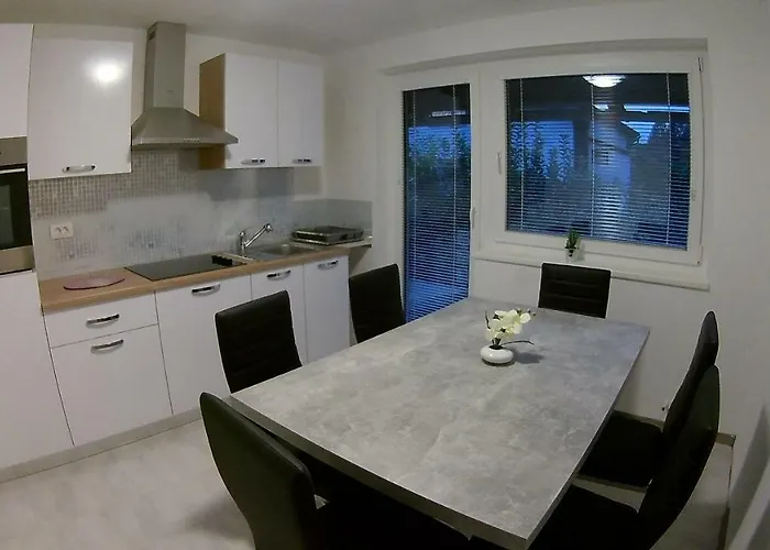 Apartma Carnica 아파트